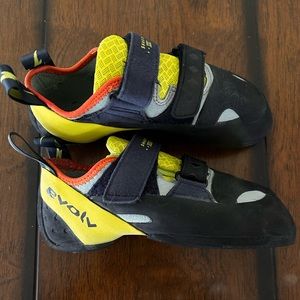 Evolv Shakra Climbing Shoes - Women’s US 7.5, EUR 38